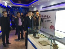 柯橋區委書(shū)記沈志江來(lái)公司調研黨建和企業(yè)發(fā)展情況